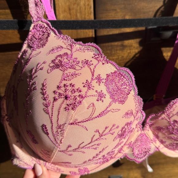 SOMA NWT Wildflower Embroidered Push Up Bra, 38C in prism purple - Picture 4 of 6